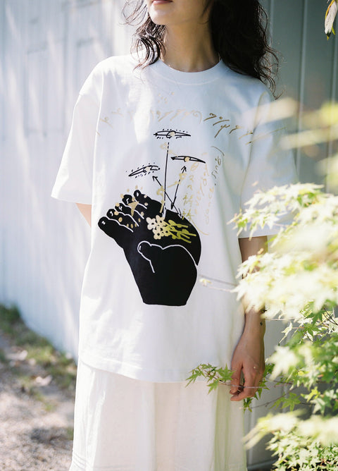 HIBI-BI TOTO T-Shirt  by 大岡弘晃