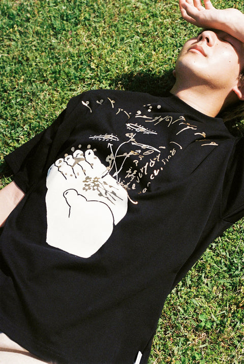 HIBI-BI TOTO T-Shirt  by 大岡弘晃